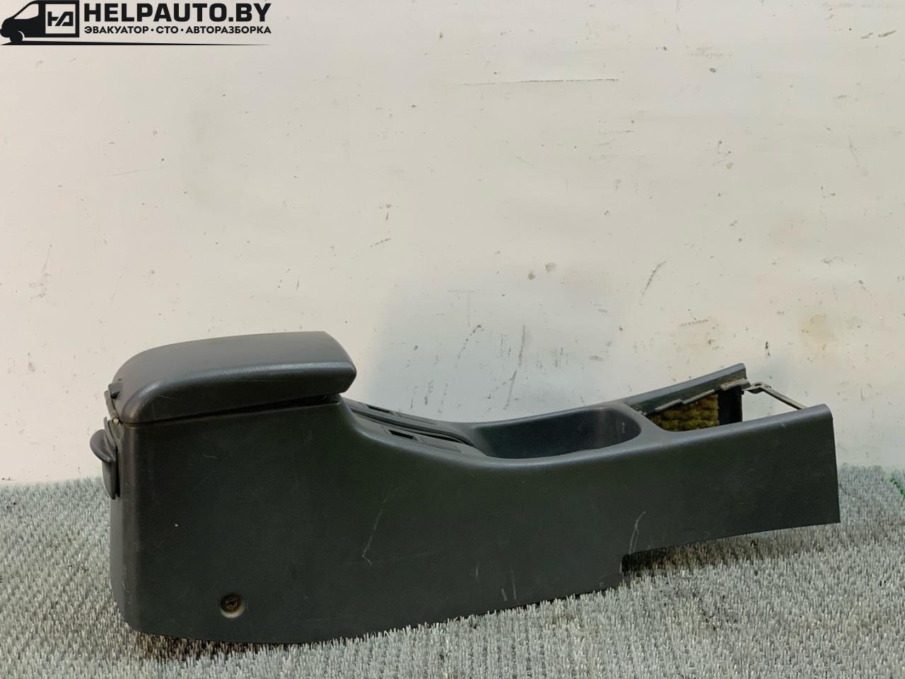 подлокотник Nissan Primera P11 1998, 2.0 л., SR20DE, бензин, 5МКПП, серебристый, седан, передний привод - фото №1