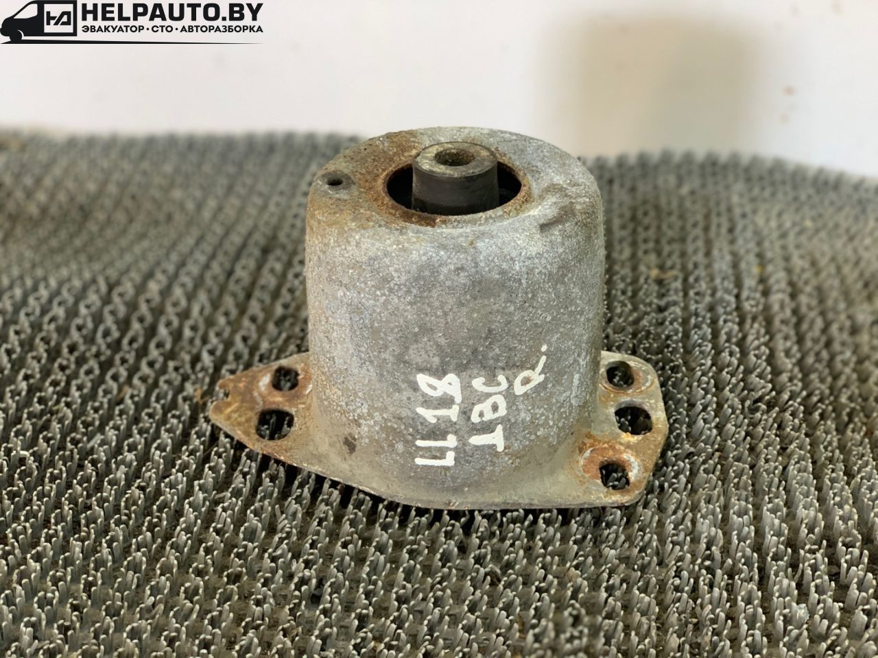 подушка крепления двигателя Lancia Lybra 1 поколение 839 2000, 1.8 л., i, 839 A9.000, бензин, МКПП, синий, универсал, передний привод - фото №1