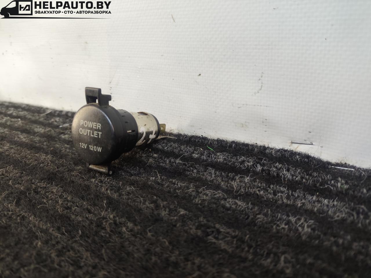 гнездо прикуривателя Hyundai Terracan 1 поколение 2003, 2.5 л., D4BH, дизель, АКПП, серебристый, внедорожник 5 дв., полный подключаемый привод - фото №1