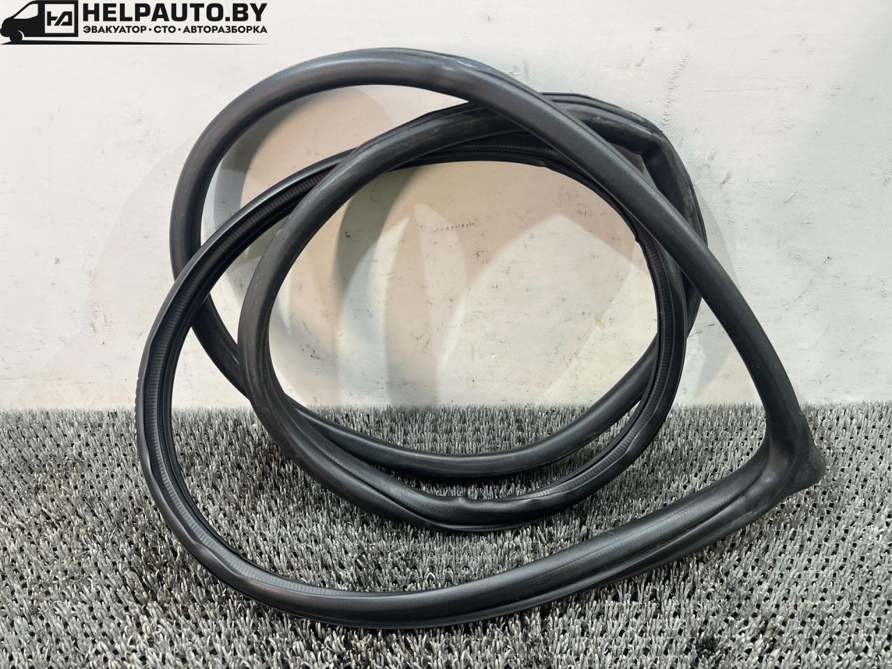 уплотнитель двери Suzuki Baleno 1 поколение 2002, 1.5 л., бензин, МКПП, чёрный, седан - фото №1