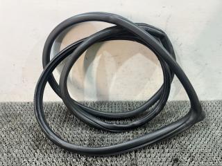 уплотнитель двери Suzuki Baleno 1 поколение 2002, 1.5 л., бензин, МКПП, чёрный, седан