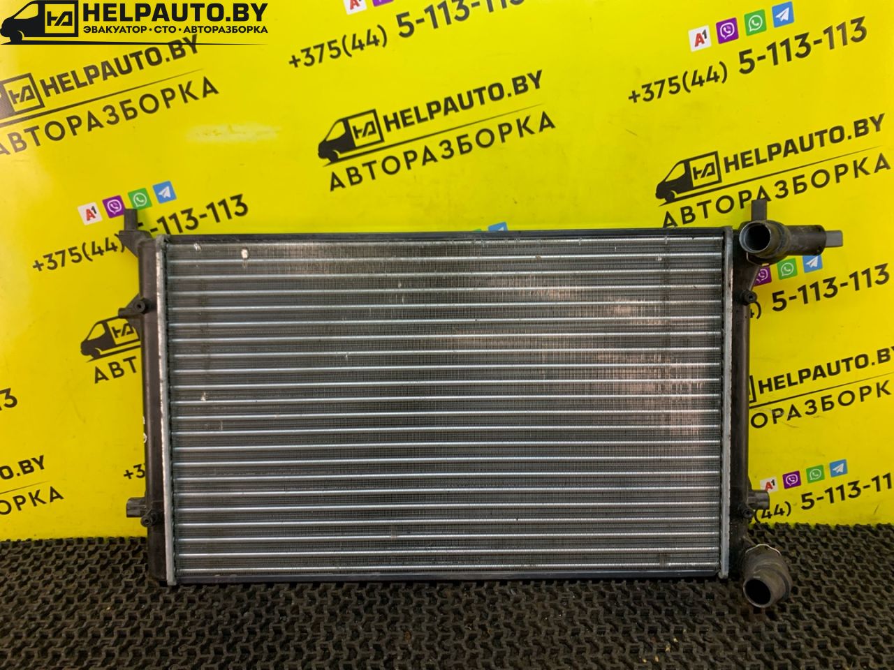 радиатор (основной) Volkswagen Golf 5 поколение 2008, 1.4 л., BUD, бензин, 5МКПП, синий, хетчбэк 5 дв., передний привод - фото №1