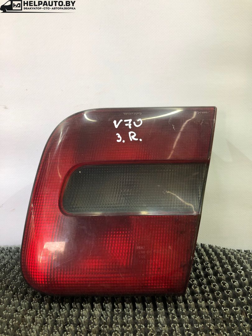 фонарь крышки багажника правый Volvo S70 1 поколение 2000, 2.5 л., D 5252 T, дизель, МКПП, черный, седан, передний привод - фото №1