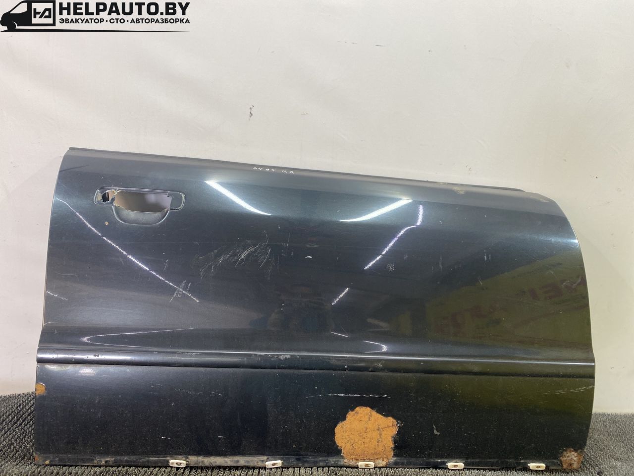 дверь передняя правая Audi A4 B5 1999, 1.8 л., бензин, АКПП, черный, универсал, передний привод - фото №1