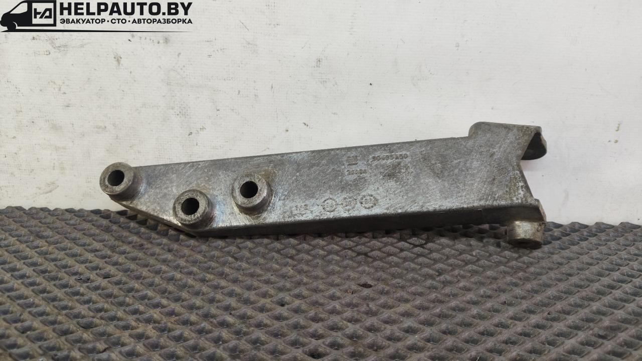 кронштейн двигателя Opel Vectra B 1998, 1.8 л., бензин, МКПП, мокрый асфальт, универсал, 24494, 90495450 - фото №1