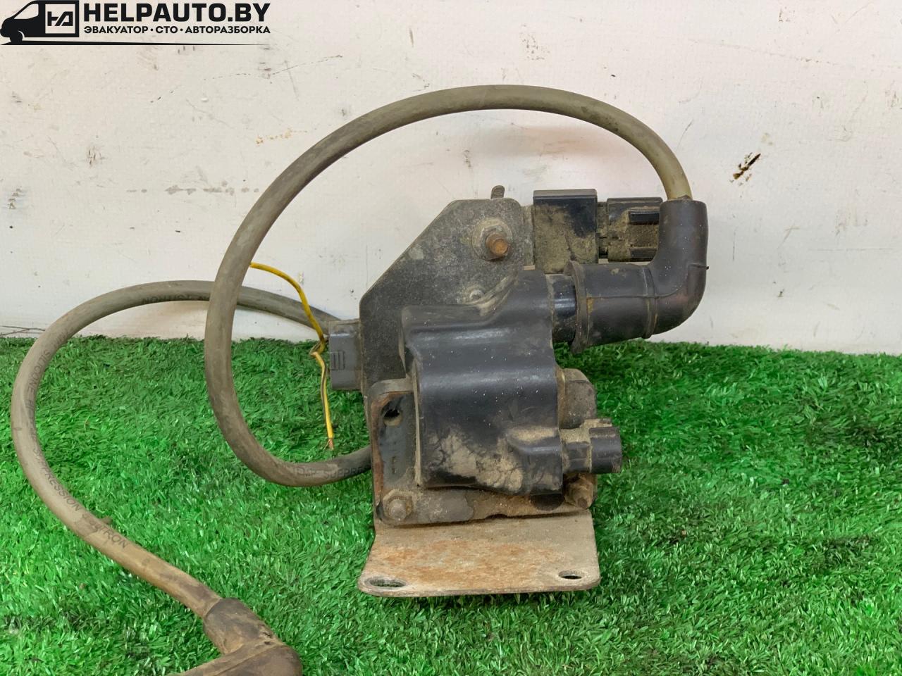 катушка зажигания Mazda Xedos 6 1 поколение 1996, 2.0 л., бензин, АКПП, черный, седан - фото №1