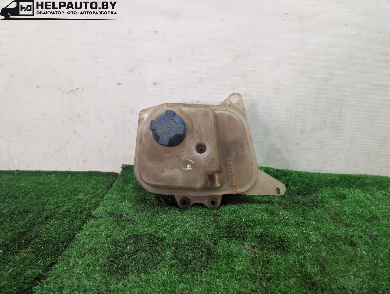 бачок расширительный Audi 80 B3 1990, 1.6 л., PP, бензин, МКПП, оранжевый, седан, передний привод, 893121407 - фото №1