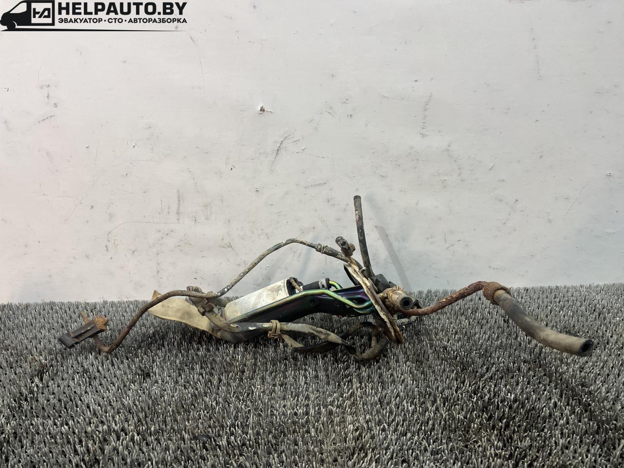 колба в бак Rover 600 Series 1 поколение 1994, 2.0 л., бензин, МКПП, зелёный, седан, передний привод - фото №1