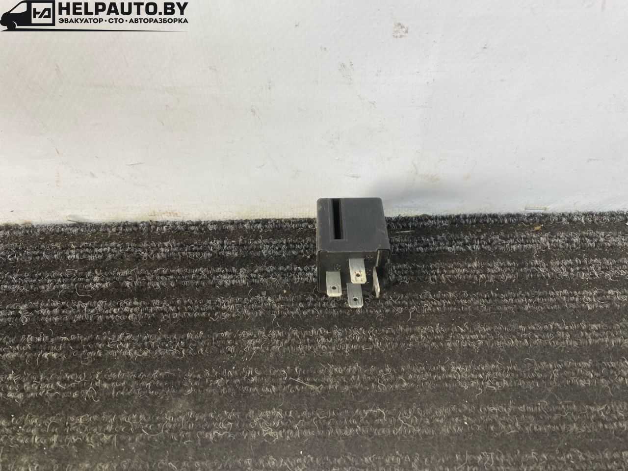 реле (прочие) Audi 80 B3 89/B3 1991, 1.8 л., бензин, МКПП, серый, седан, передний привод, 443951307A - фото №1
