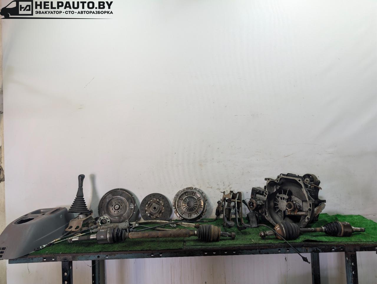 КПП автоматическая (АКПП) Chrysler Voyager 3 поколение 1998, 2.4 л., EDZ, бензин, МКПП, чёрный, минивэн, передний привод - фото №1