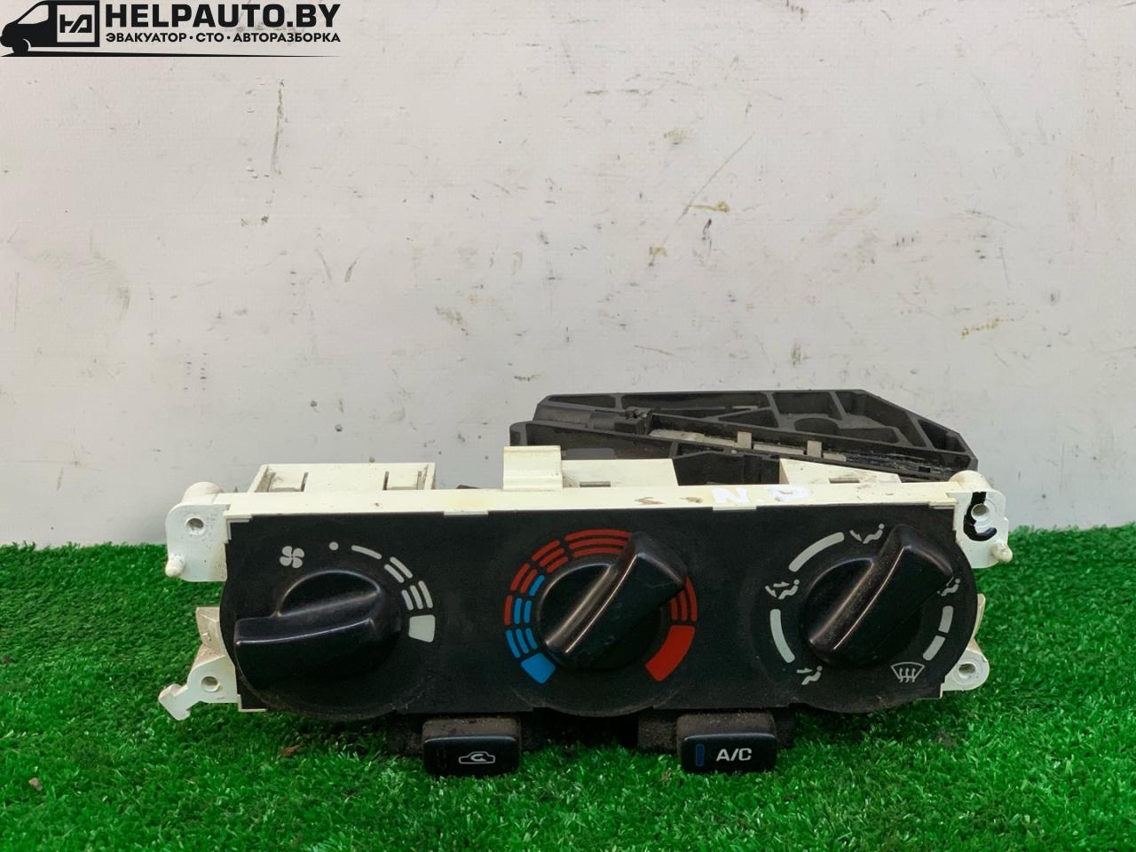 блок управления печки / климат-контроля Nissan Primera P11 1998, 2.0 л., SR20DE, бензин, 5МКПП, серебристый, седан, передний привод - фото №1