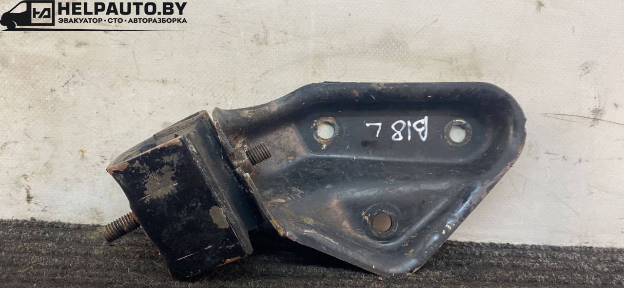 кронштейн двигателя Audi 80 B3 89/B3 1987, 1.8 л., бензин, МКПП, серый, седан, передний привод - фото №1