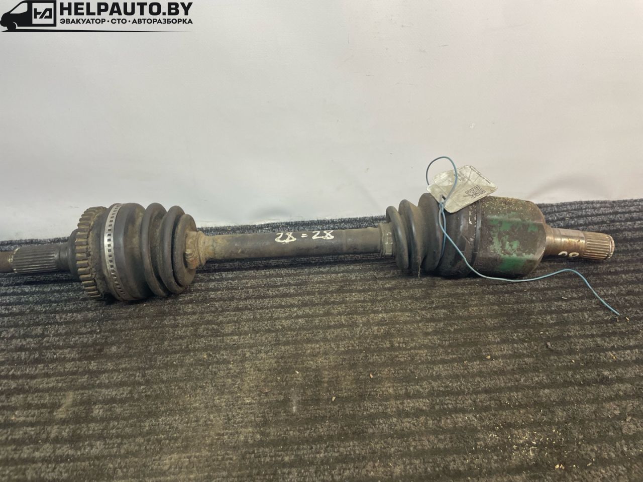 полуось передняя левая (приводной вал, ШРУС) Mazda 323F BA 1996, 1.8 л., i, бензин, МКПП, хетчбэк 5 дв., передний привод - фото №1