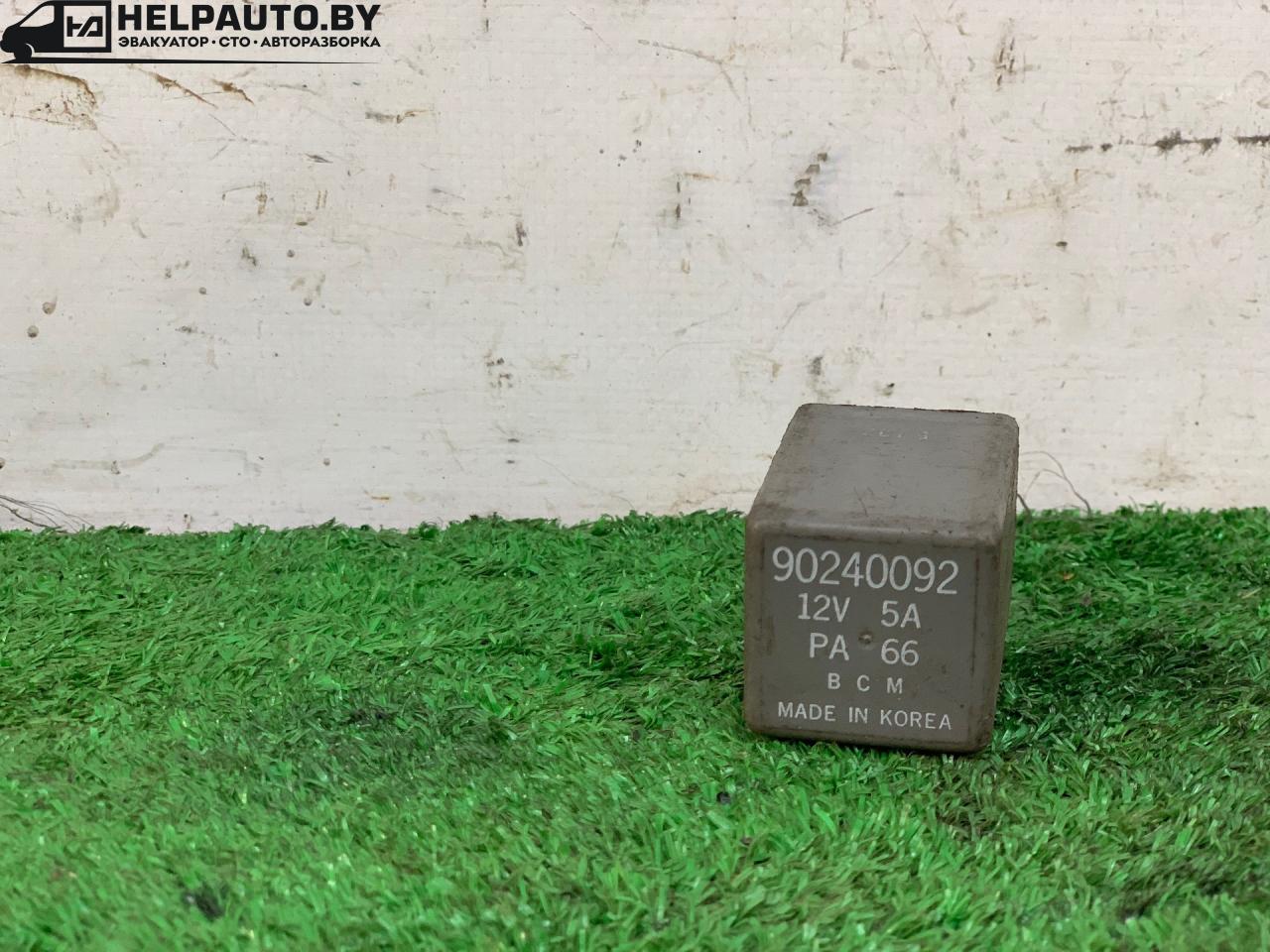 реле стеклоочистителей Daewoo Nexia 1 поколение 2000, 1.5 л., G15MF, бензин, МКПП, красныц, хетчбэк 5 дв., передний привод, 90240092 - фото №1