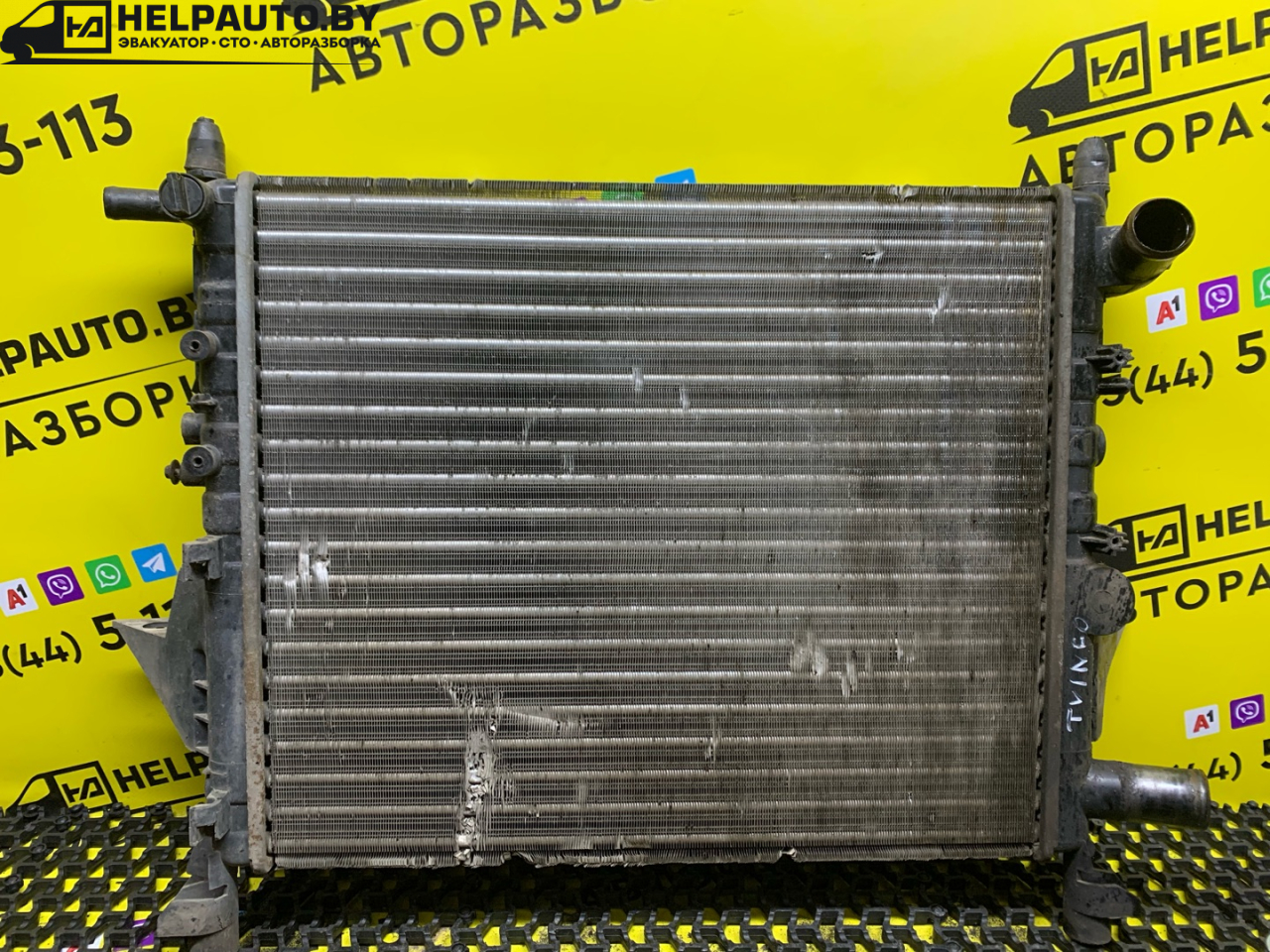 радиатор (основной) Renault Twingo 1 поколение 1997, 1.2 л., D7F 700, бензин, 5МКПП, синий, кабриолет, передний привод - фото №1