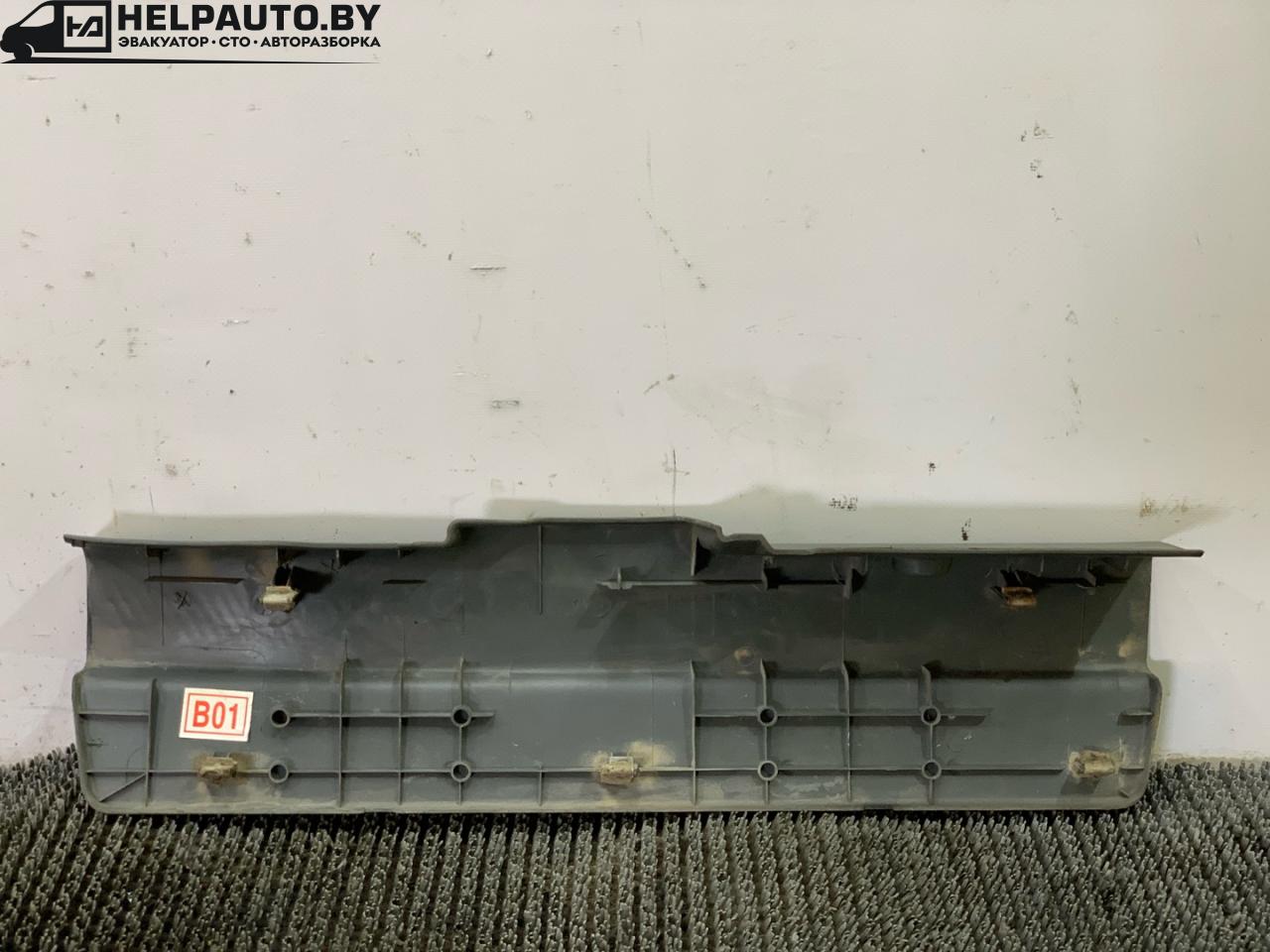 накладка на порог внутренняя Hyundai Santa Fe 1 поколение (SM) 2001, 2.4 л., бензин, МКПП, внедорожник 5 дв. - фото №1