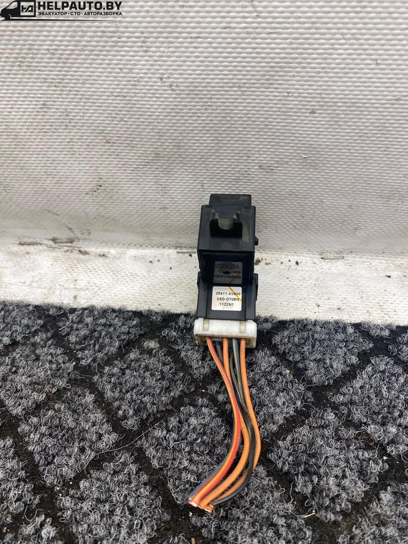 кнопка стеклоподъемника переднего правого Nissan Primera P12 2002, 2.2 л., дизель, универсал, передний привод, 25411AV600 - фото №1