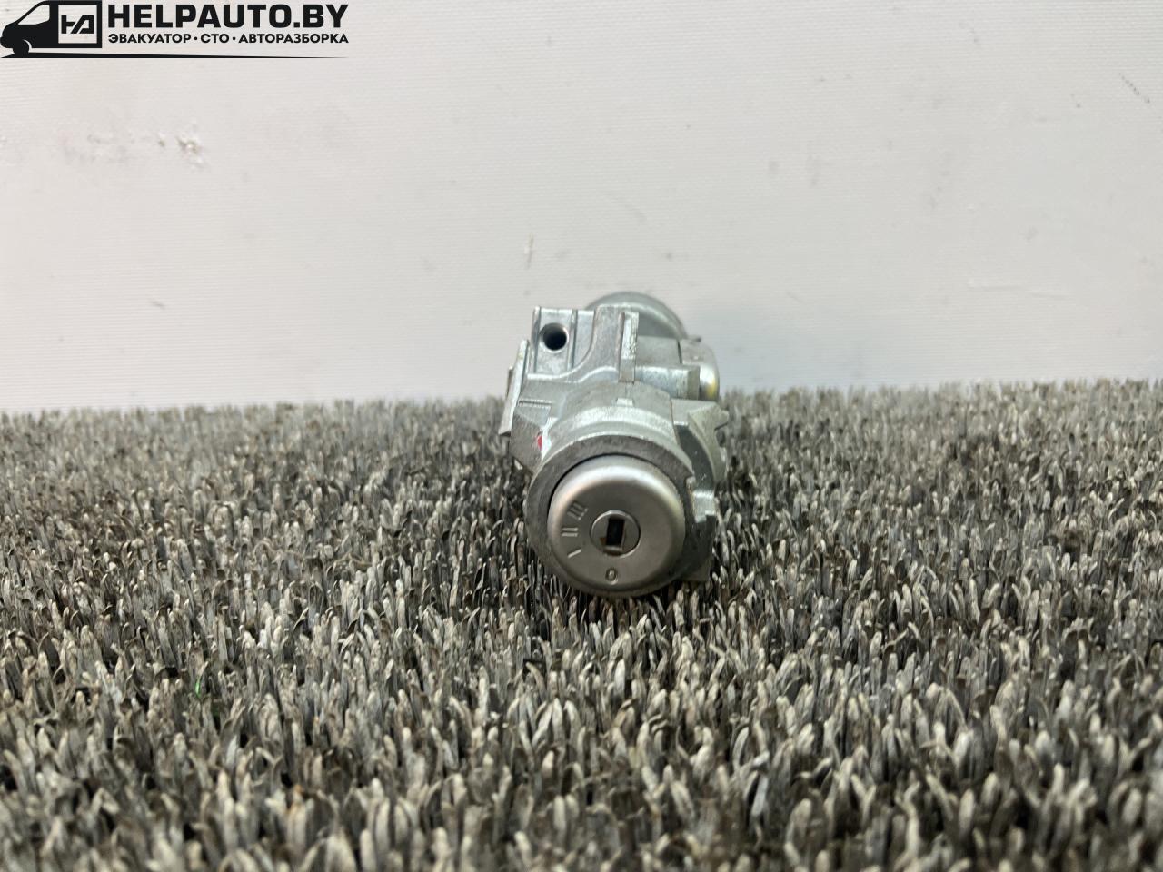 замок зажигания Ford Focus 2 поколение 2006, 1.6 л., HWDA, бензин, МКПП, красный, хетчбэк 5 дв., передний привод, 3M51-3F880-AC - фото №1