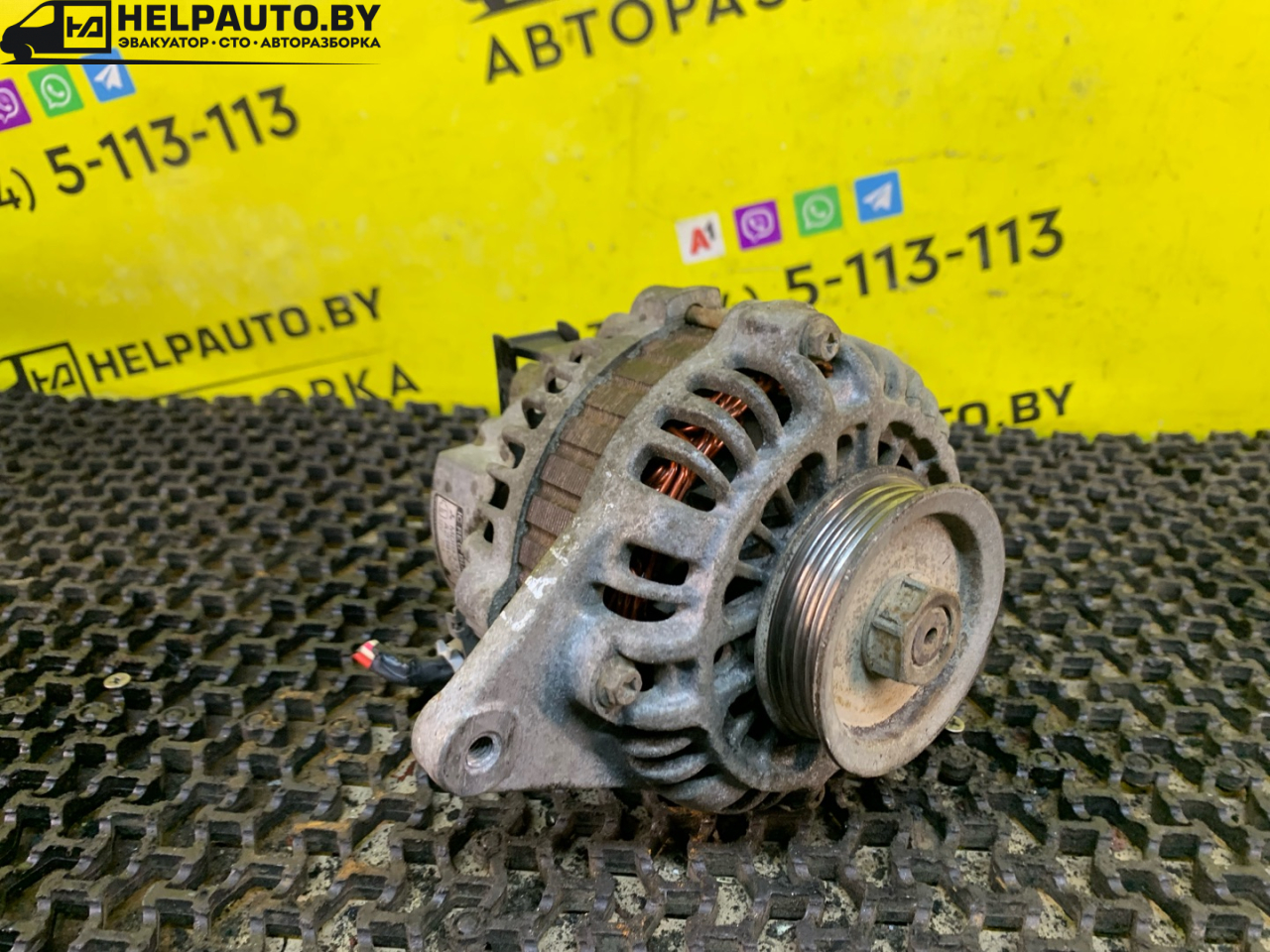 генератор Mitsubishi Lancer 7 поколение 1996, 1.6 л., бензин, МКПП, белый, универсал, передний привод - фото №1