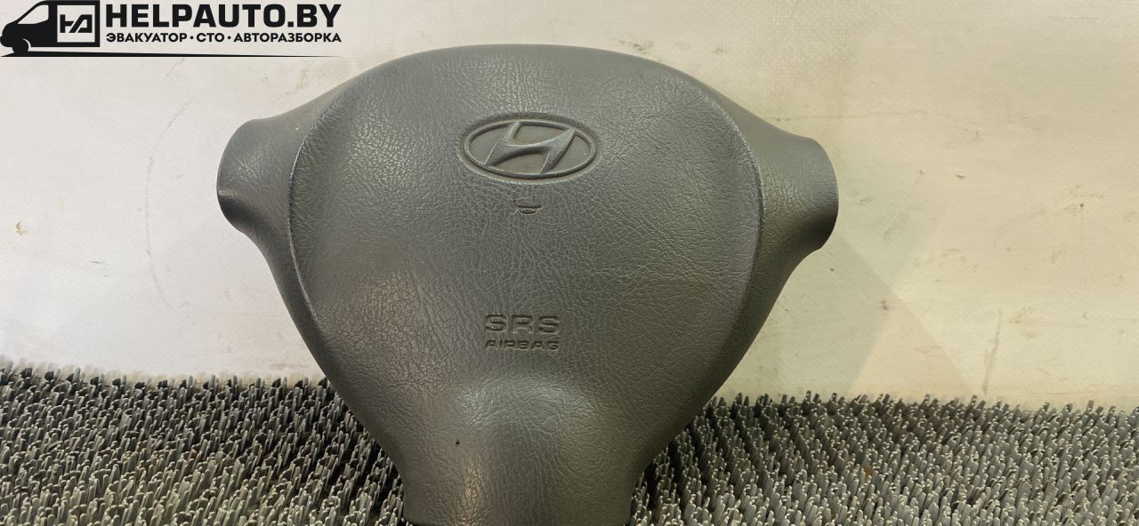 подушка безопасности водителя Hyundai Santa Fe 1 поколение (SM) 2003, 2.4 л., бензин, МКПП, серебристый, внедорожник 5 дв., передний привод, 5205092, 00325 - фото №1
