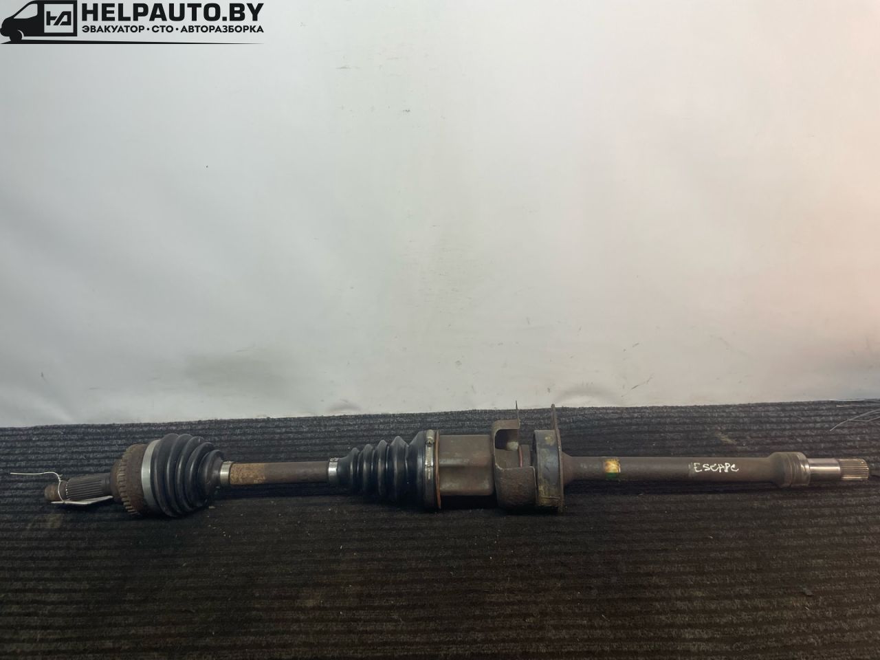 полуось передняя правая (приводной вал, ШРУС) Ford Escape 2 поколение R3 2009, 2.3 л., бензин, АКПП, синий, внедорожник 5 дв., передний привод - фото №1
