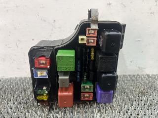 блок предохранителей Toyota Carina E 1 поколение T190 1995, 1.6 л., 4A-FE, бензин, МКПП, зелёный, хетчбэк 5 дв., передний привод