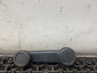 ручка стеклоподъемника Mazda 626 GF 1997, 2.0 л., дизель, МКПП, зелёный, хетчбэк 5 дв., передний привод