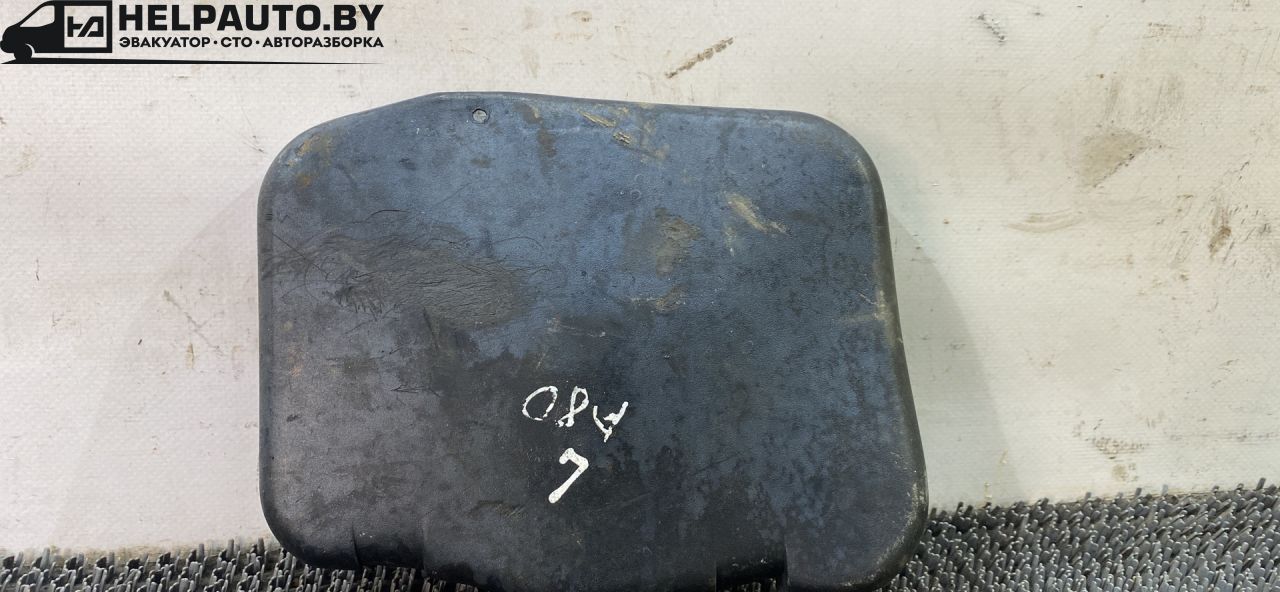 пластик Audi 80 B3 89/B3 1991, 1.8 л., бензин, МКПП, серый, седан, передний привод, 893945285 - фото №1