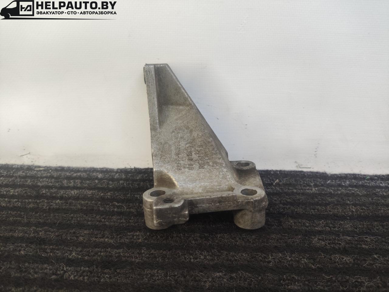 кронштейн ТНВД Ford Focus 1 поколение (1998 - 2001), дизель, МКПП, белый, универсал, передний привод, 92FF9K552DA - фото №1