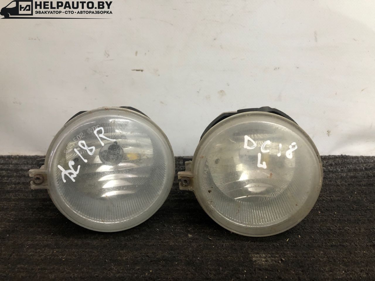 фара противотуманная (комплект) Dodge Caliber 1 поколение 2008, 1.8 л., бензин, МКПП, красный, хетчбэк 5 дв., передний привод - фото №1