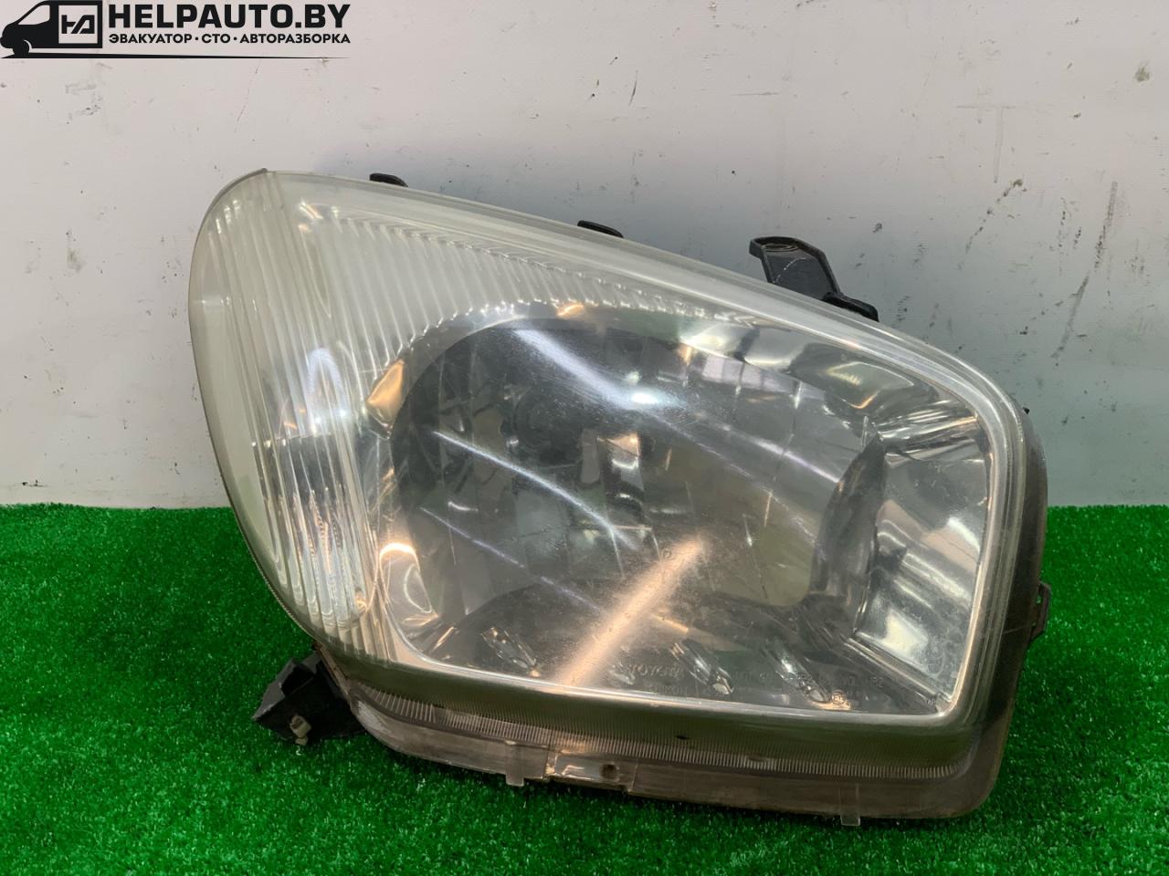 фара правая Toyota RAV4 2 поколение (XA20) 2002, 2.0 л., дизель, МКПП, серебристый, седан - фото №1