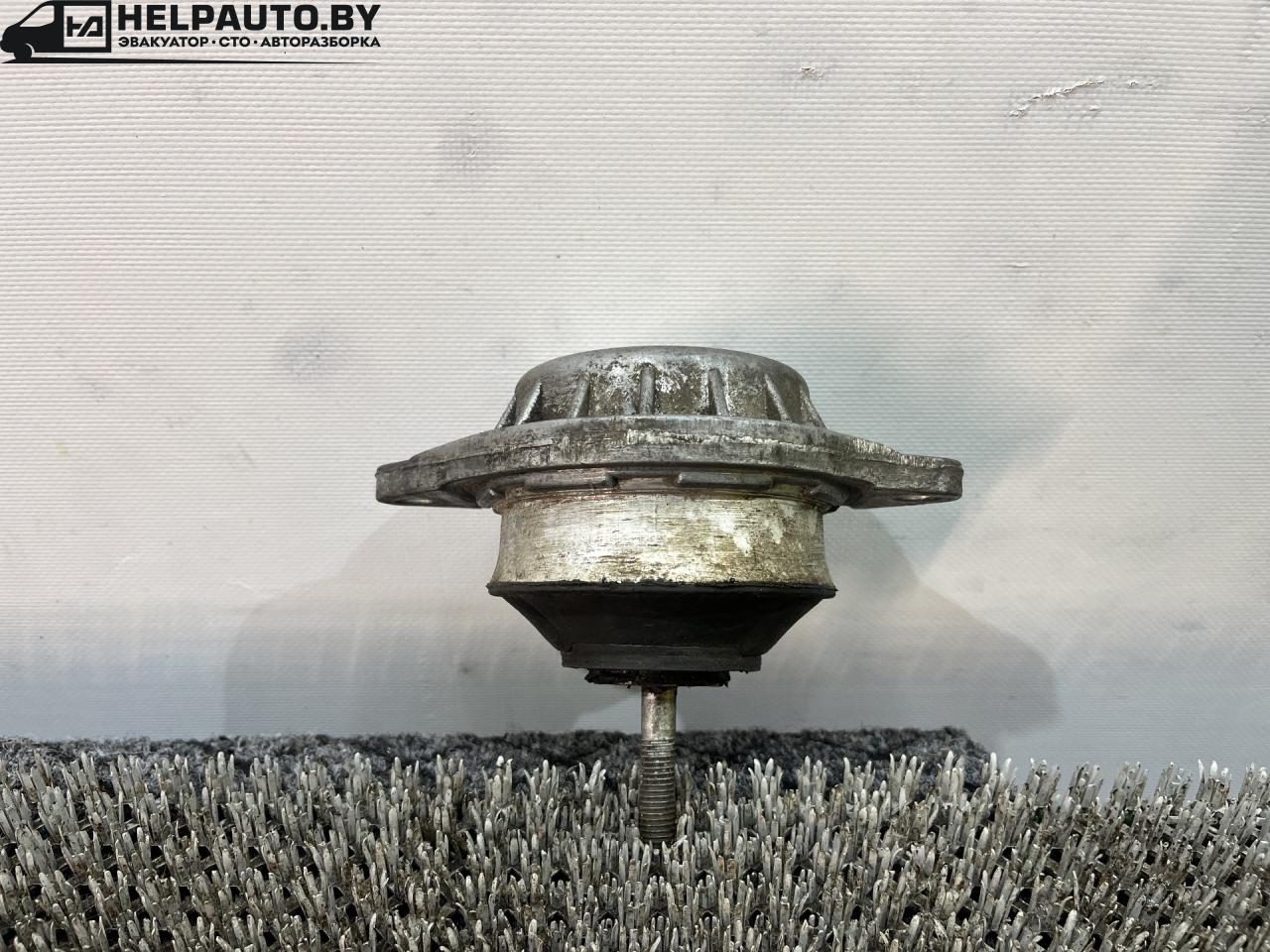 подушка крепления двигателя Audi 100 4A/C4 (1990 - 1994), 2.3 л., AAR, бензин, МКПП, передний привод - фото №1