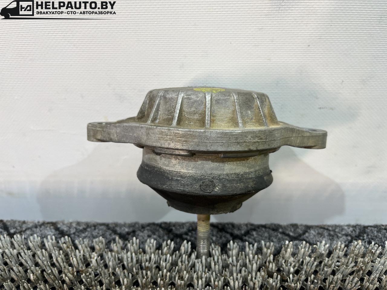 подушка крепления двигателя Audi 100 4A/C4 (1990 - 1994), 2.3 л., AAR, бензин, МКПП, 443199379 - фото №1