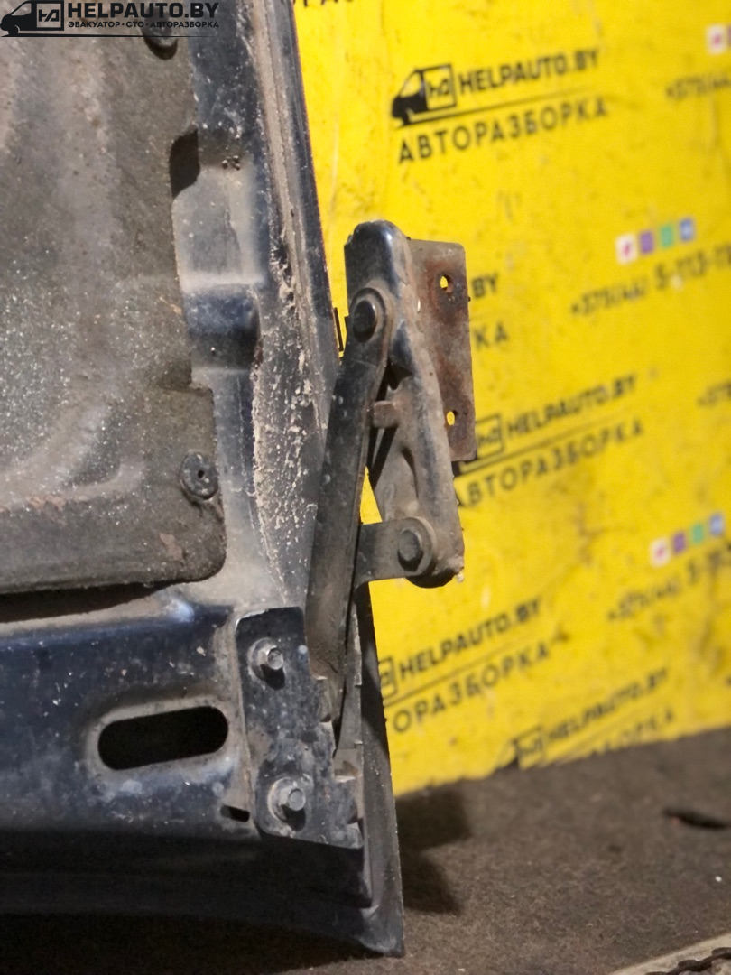 петля капота Kia Sportage 1 поколение 1999, 2.0 л., FE (16V), бензин, МКПП, синий, внедорожник 5 дв., полный подключаемый привод - фото №1
