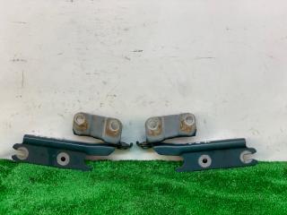 петля капота левая Mazda 323 6 поколение 1998, 1.5 л., бензин, МКПП, синий, хетчбэк 3 дв., передний привод