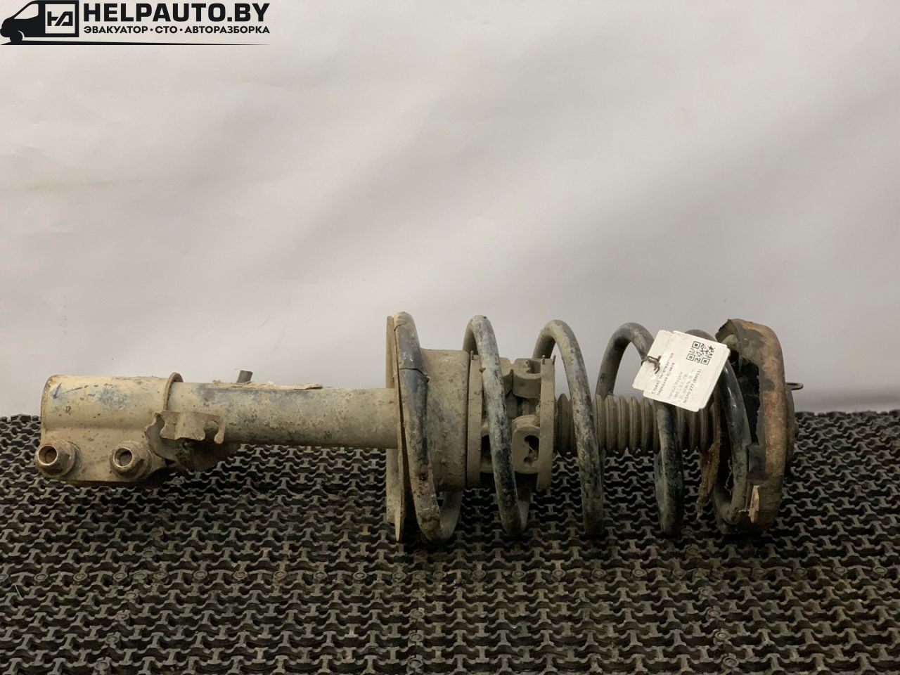 стойка передняя правая Renault Megane 1 поколение 1998, 1.9 л., F8Q 620, дизель, МКПП, бордовый, седан, передний привод - фото №1