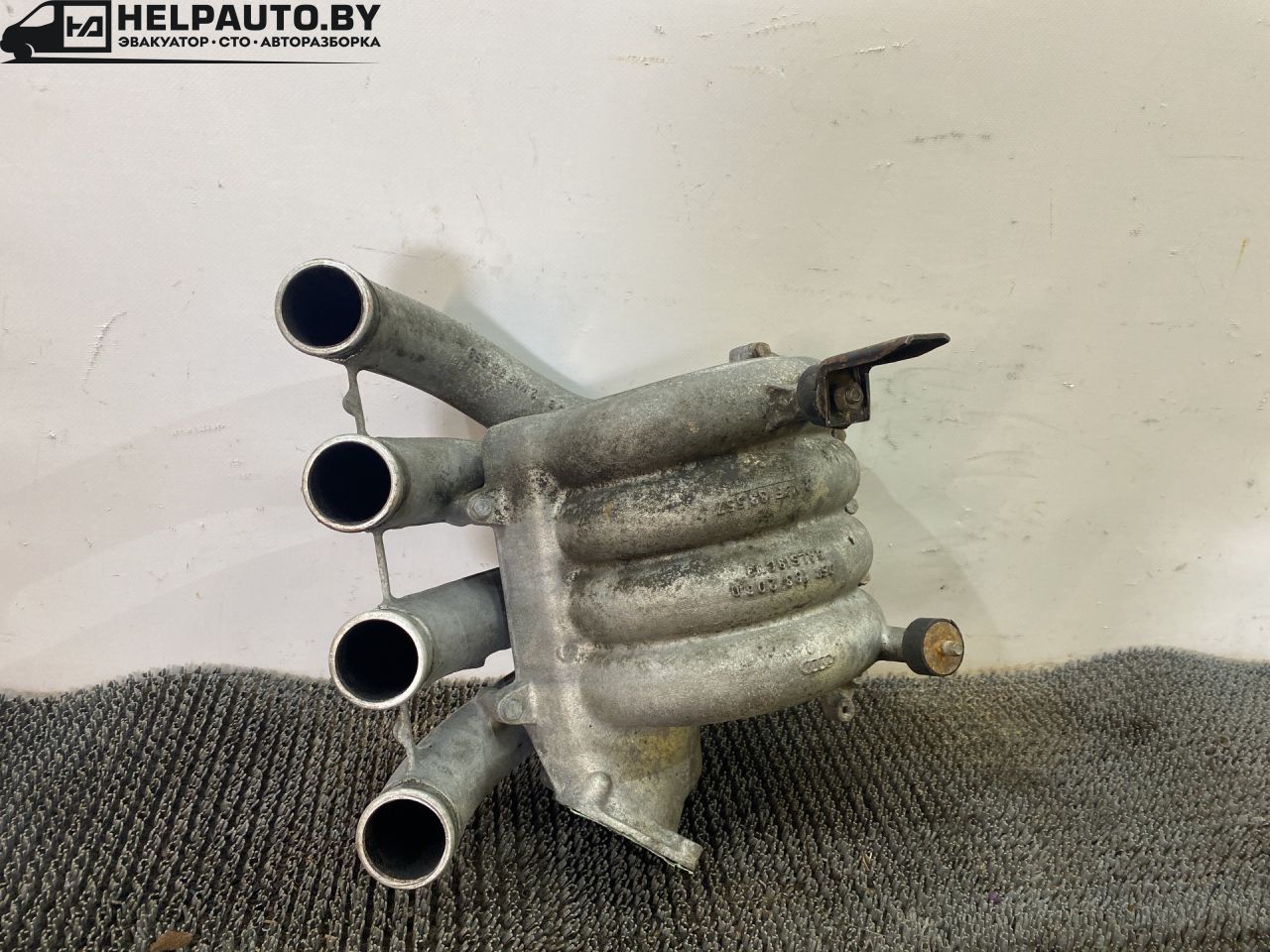 коллектор впускной Audi A4 B5 1999, 1.8 л., бензин, АКПП, черный, универсал, передний привод - фото №1