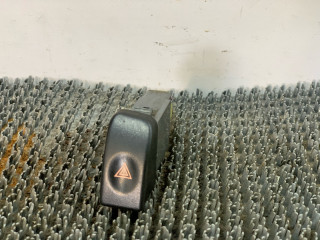 кнопка аварийной сигнализации Daewoo Nubira J100 1998, 1.6 л., i, A16DMS, бензин, МКПП, зелёный металлик, хетчбэк 5 дв., передний привод