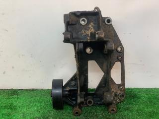 кронштейн генератора Citroen Xsara Picasso 1 поколение 2002, 2.0 л., бензин, МКПП, серый, передний привод