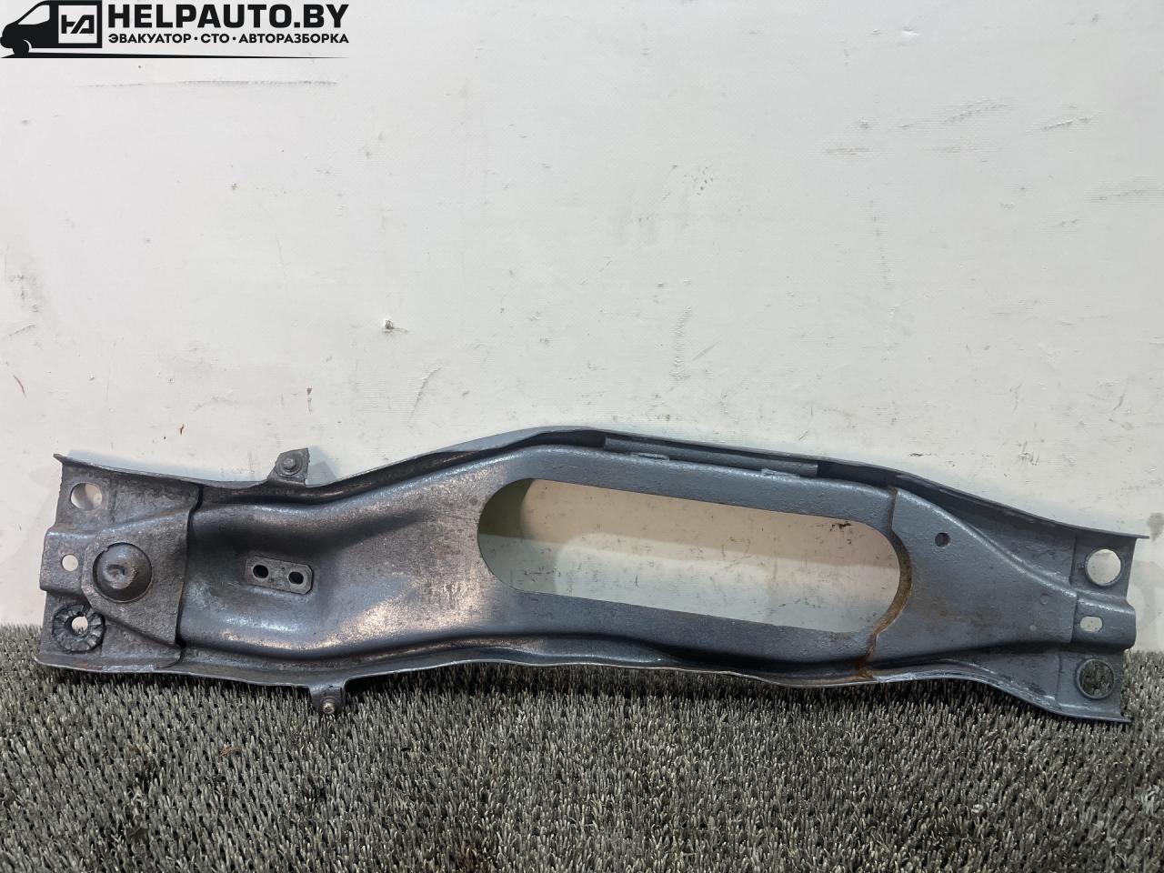 балка подвески передняя (подрамник) Kia Shuma 1 поколение 1999, 1.5 л., бензин, МКПП, красный, хетчбэк 5 дв., передний привод - фото №1