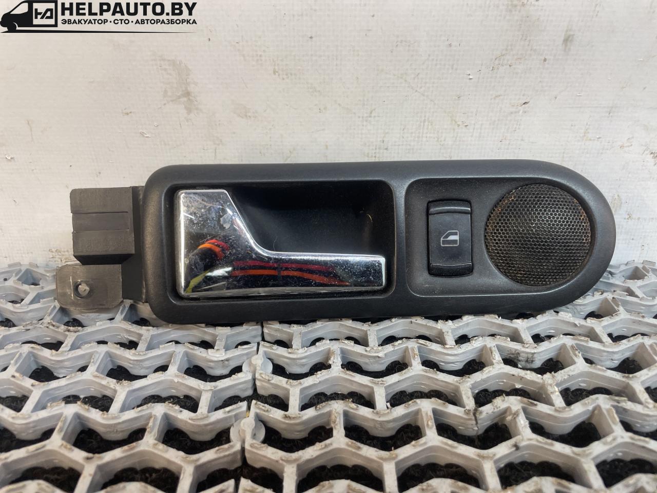 ручка внутренняя задняя левая Volkswagen Jetta 4 поколение 2001, 2.0 л., AQY, бензин, МКПП, синий, седан, передний привод - фото №1