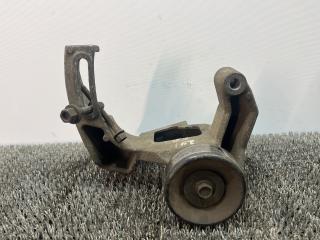 кронштейн генератора Plymouth Voyager 3 поколение 1998, 2.4 л., бензин, АКПП, зелёный, минивэн, передний привод, 4861132AA