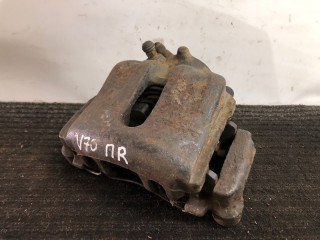 суппорт передний правый Volvo S70 1 поколение 2000, 2.5 л., D 5252 T, дизель, МКПП, черный, седан, передний привод