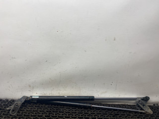 амортизатор крышки багажника (3-5 двери) Mazda 626 GF 1997, 2.0 л., дизель, МКПП, зелёный, хетчбэк 5 дв., передний привод