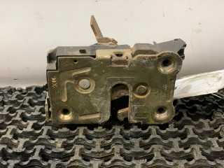 замок двери передней правой Renault Twingo 1 поколение 1996, 1.2 л., C3G 700, бензин, МКПП, желтый, хетчбэк 3 дв., передний привод