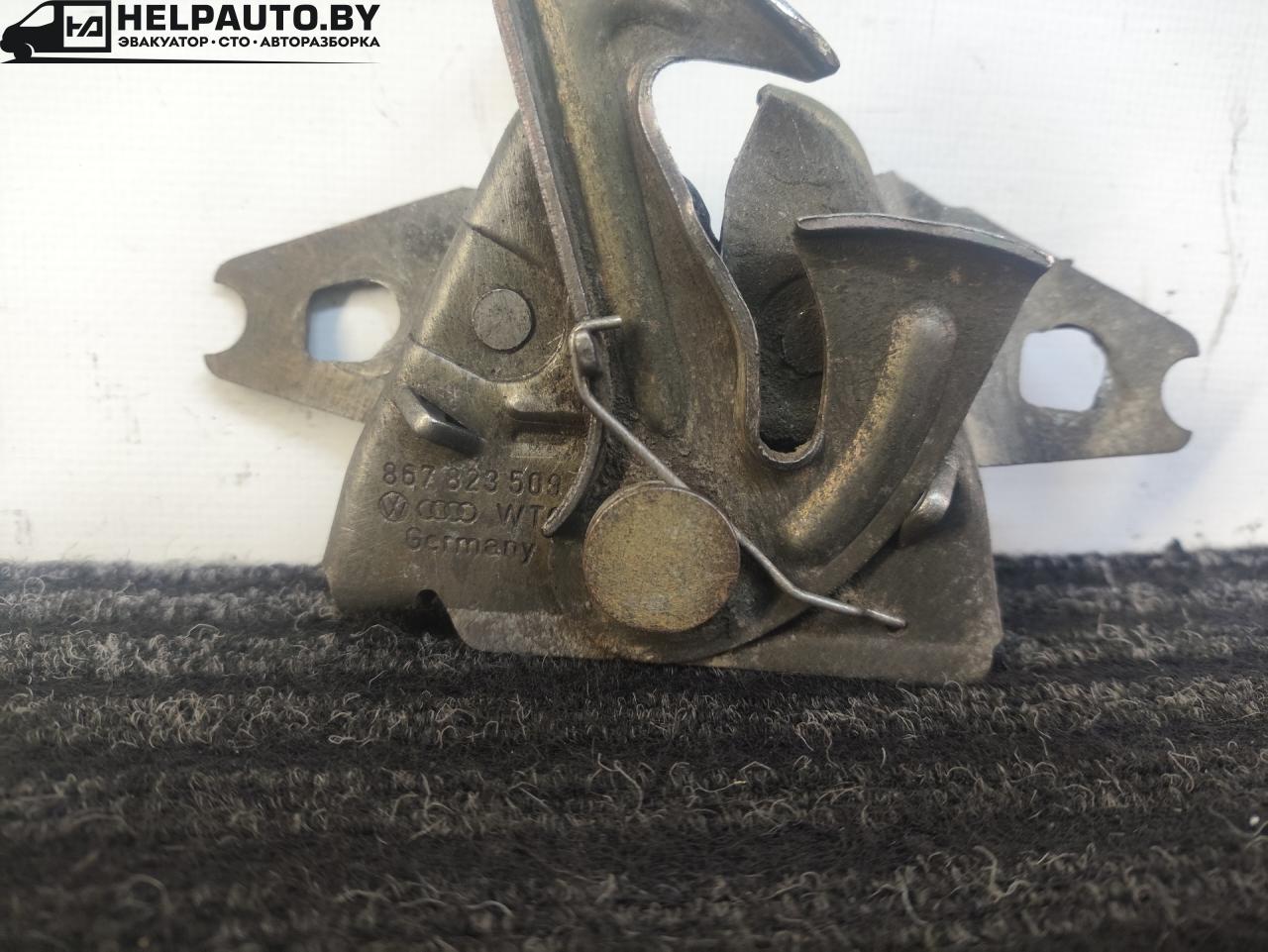 замок капота Volkswagen Passat B3 1991, 1.8 л., бензин, МКПП, белый, седан, передний привод, 867823509 - фото №1