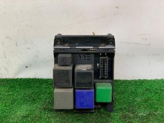 блок предохранителей Opel Omega B 1998, 2.0 л., бензин, 5МКПП, красный, универсал, задний привод