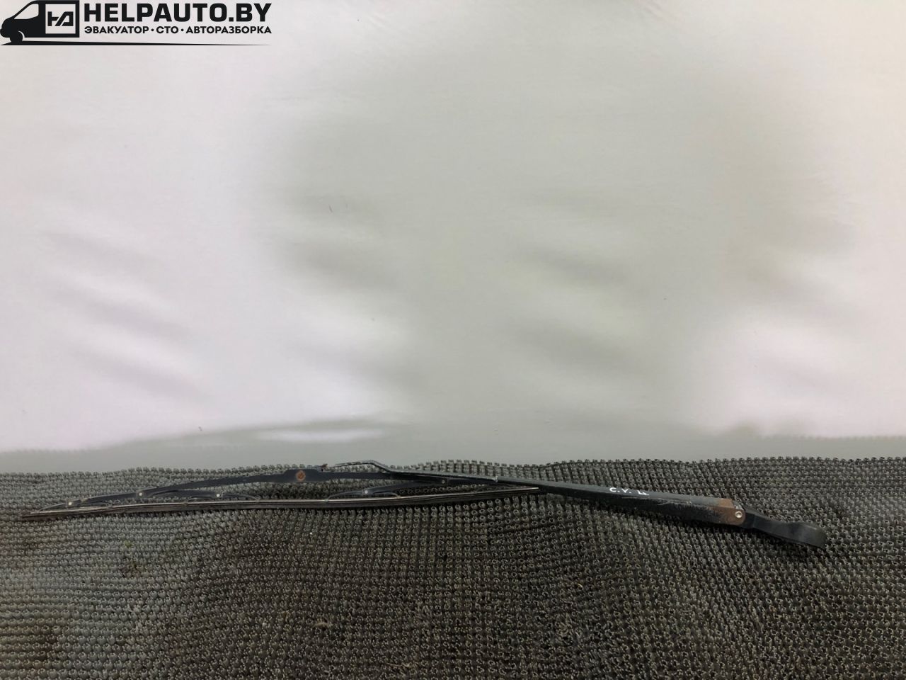 щеткодержатель (поводок стеклоочистителя, дворник) Dodge Caravan 3 поколение RG 1999, 2.4 л., EDZ, бензин, АКПП, темно зеленый, передний привод - фото №1