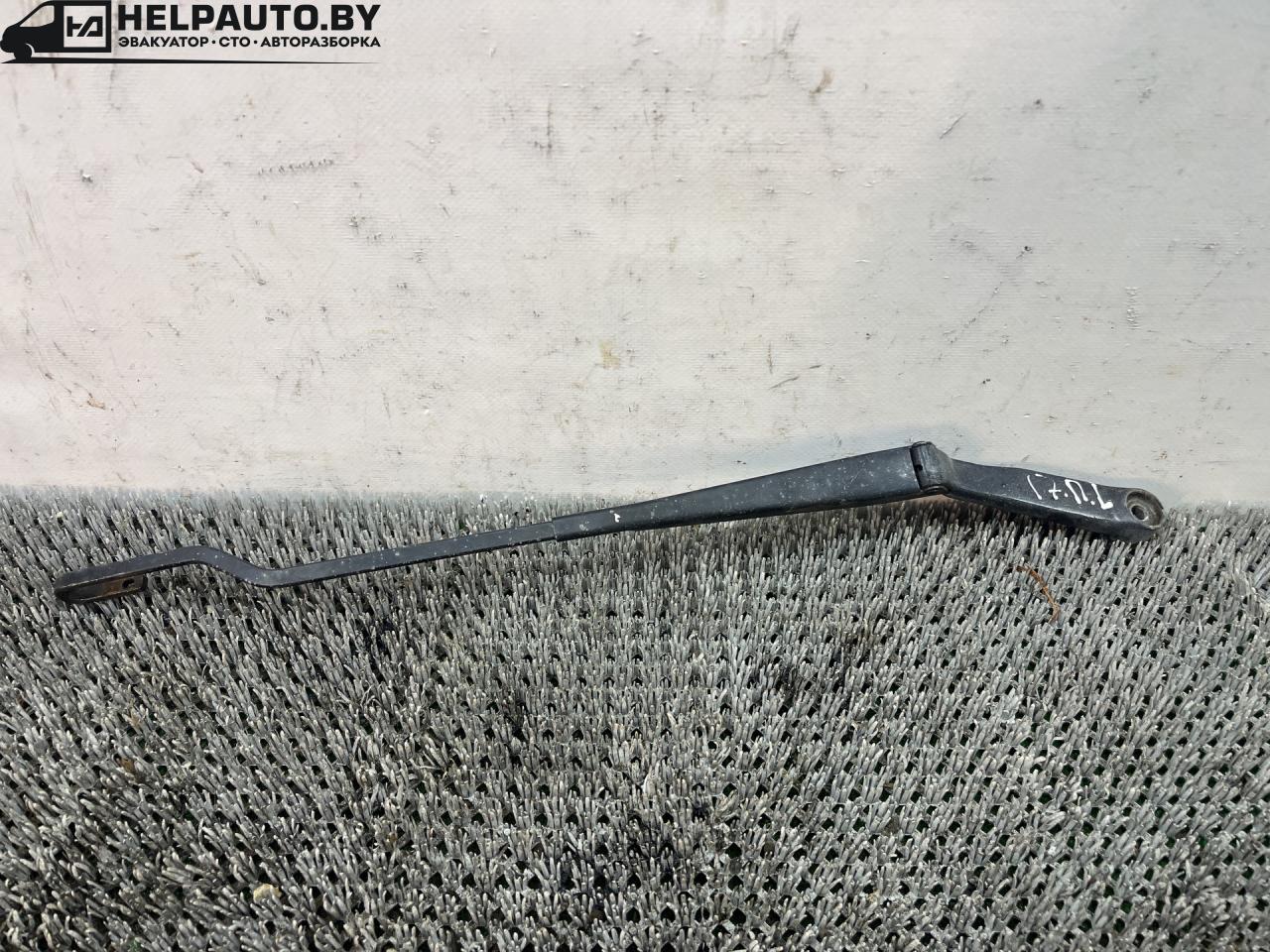 щеткодержатель (поводок стеклоочистителя, дворник) Volkswagen Golf 3 поколение 1995, 1.9 л., AEY, дизель, МКПП, белый, универсал, передний привод, 096045 - фото №1