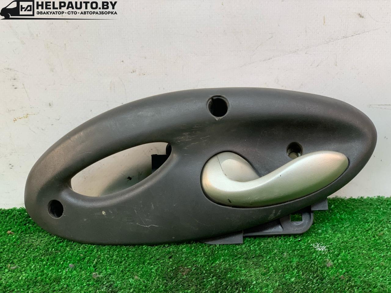 ручка внутренняя передняя левая Fiat Punto 2 поколение 2002, 1.8 л., 188 A6.000, бензин, МКПП, серый, хетчбэк 3 дв., передний привод - фото №1